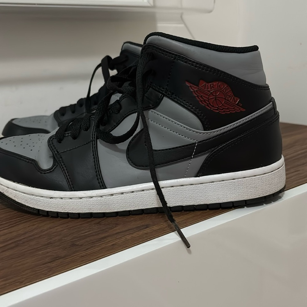 Jordan 1 Mid Shadow Red